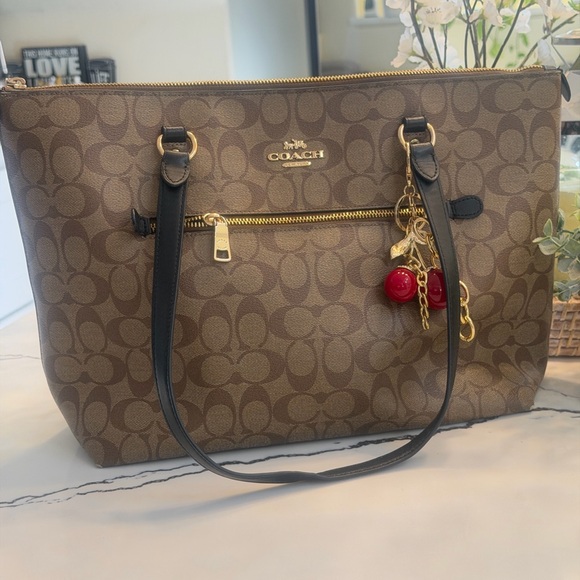 Coach Tan and Black Signature Tote - Picture 8 of 16